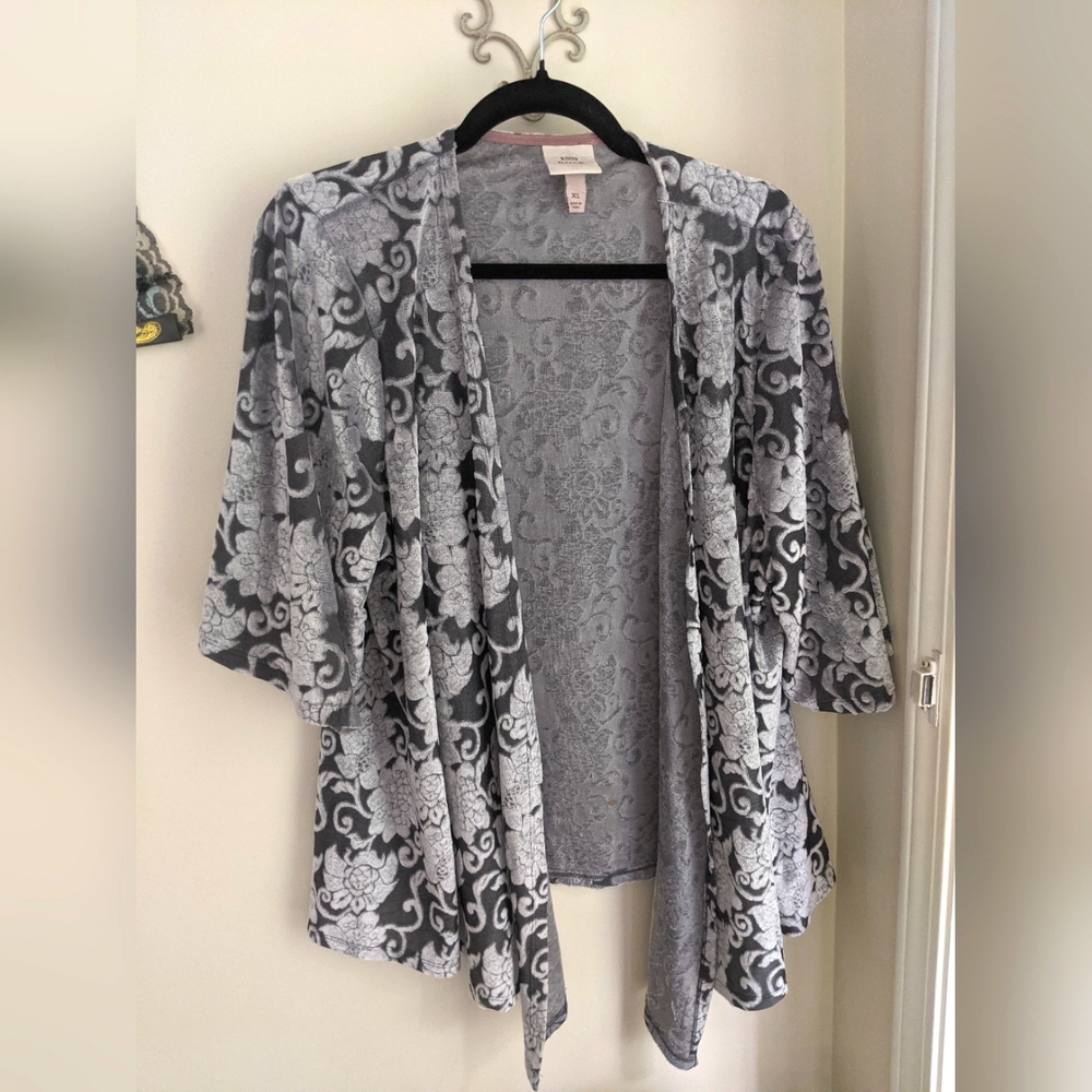 Knox Rose Crushed Velvet Easy-fit Silver Jacquard Floral Kimono